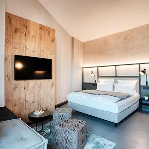 Cloud No7 Lofts Apartahotel